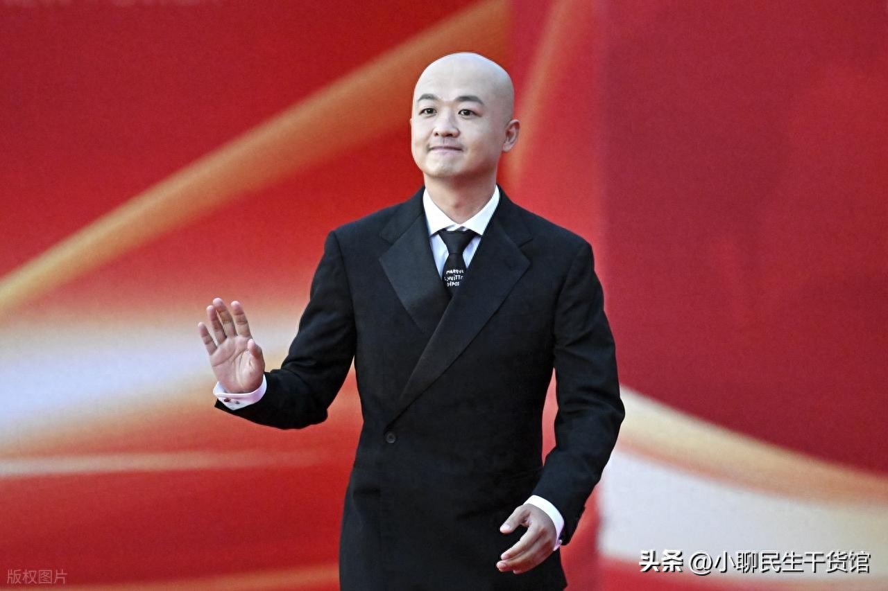 包贝尔出轨细节_明星婚内黑料事件是真的吗吗,_包贝尔深夜酒店密会